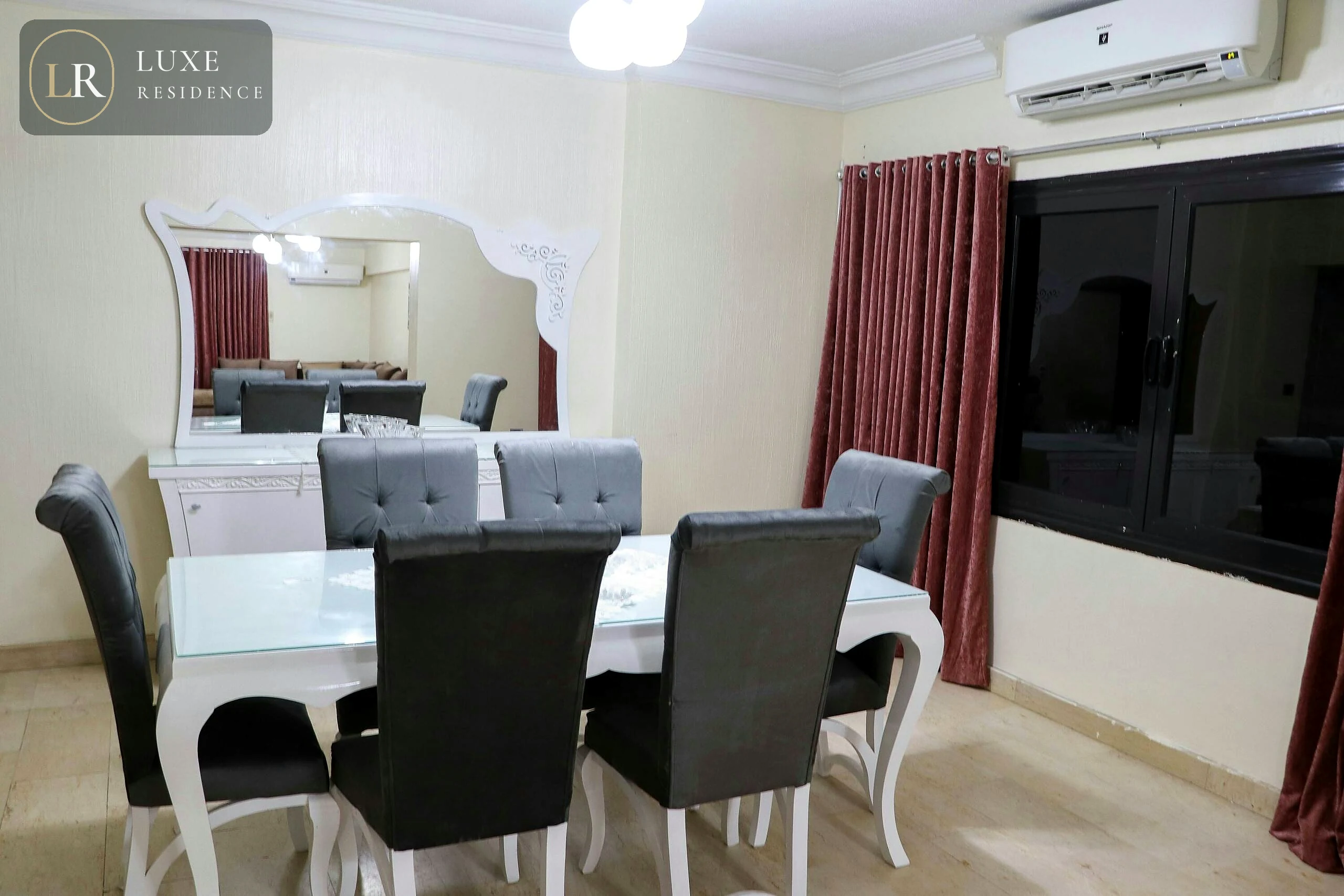 Dining area Room 1
