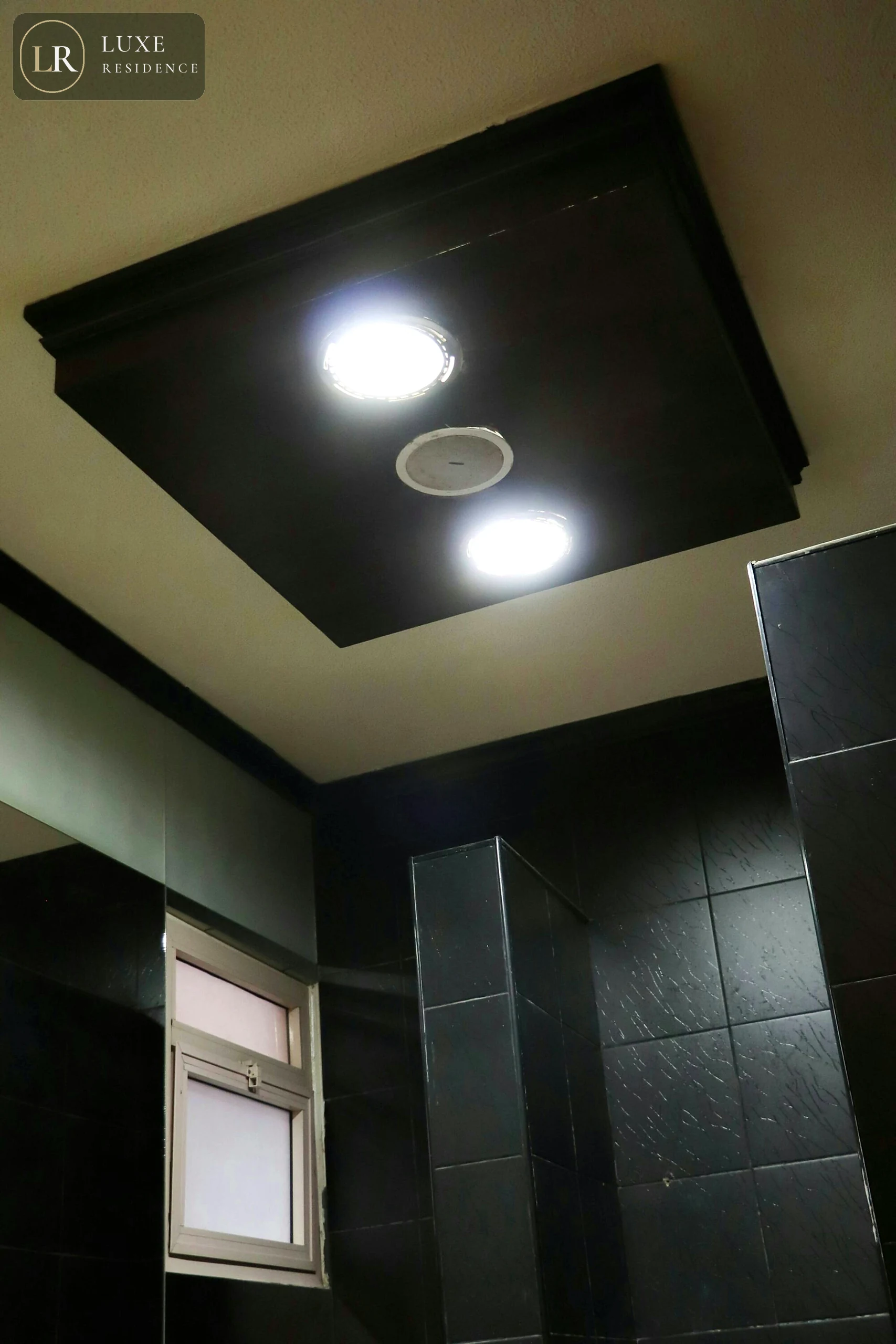 Full bathroom 2 Room 3