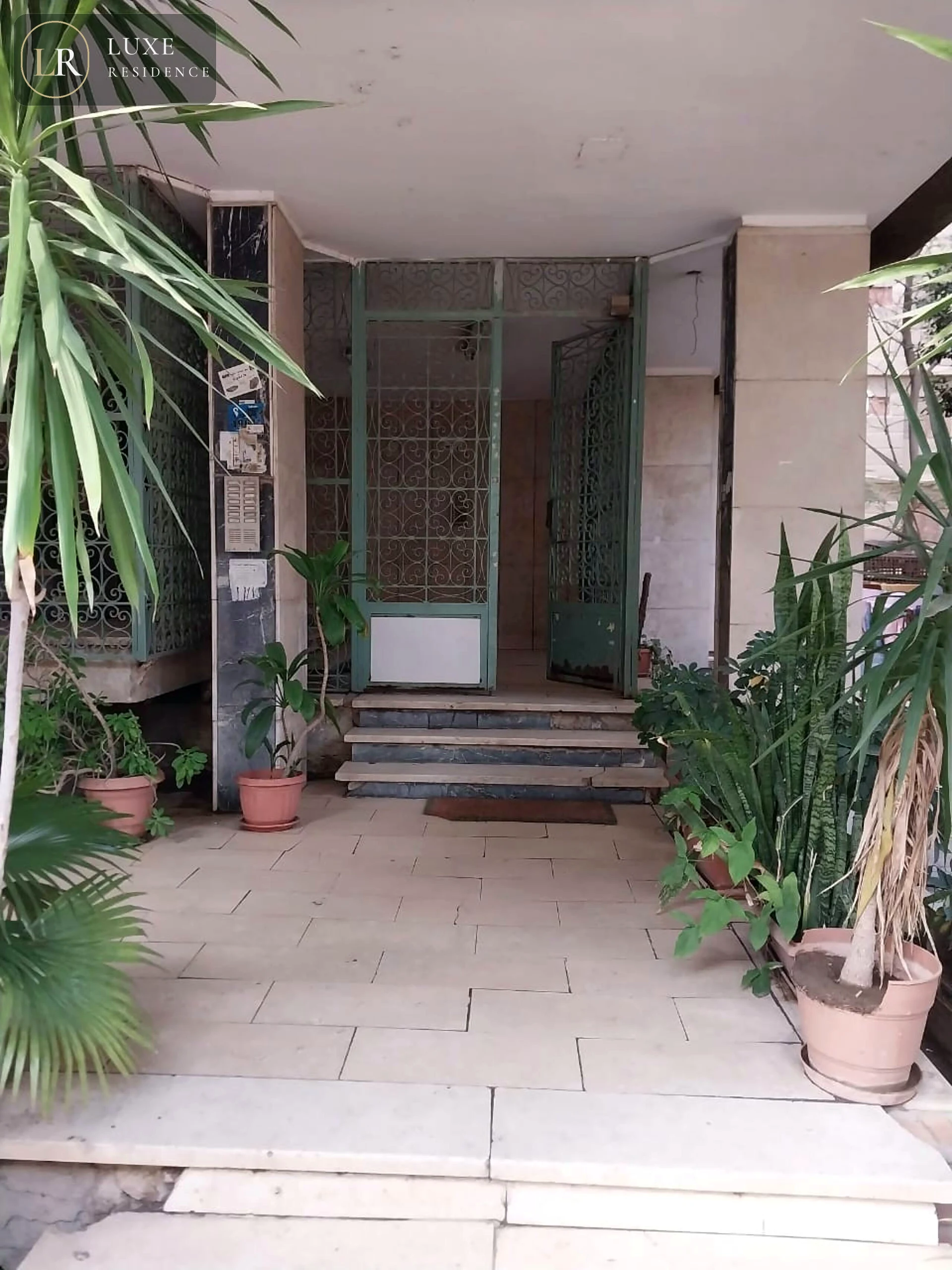 Exterior Room 2