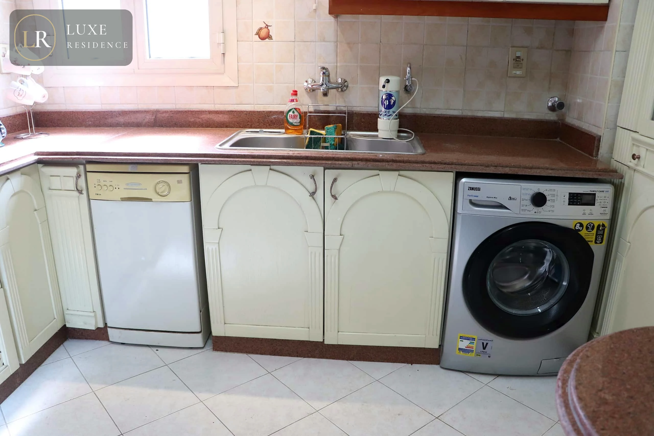 Full kitchen Room 3